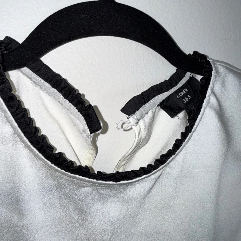 J. Crew 365 White Black Trim Sleeveless Shell Top Women's Size‎ Medium